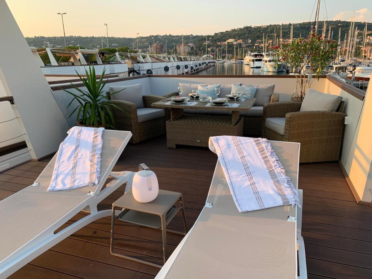 Sirena Floating House Portoroz Villa ภายนอก รูปภาพ