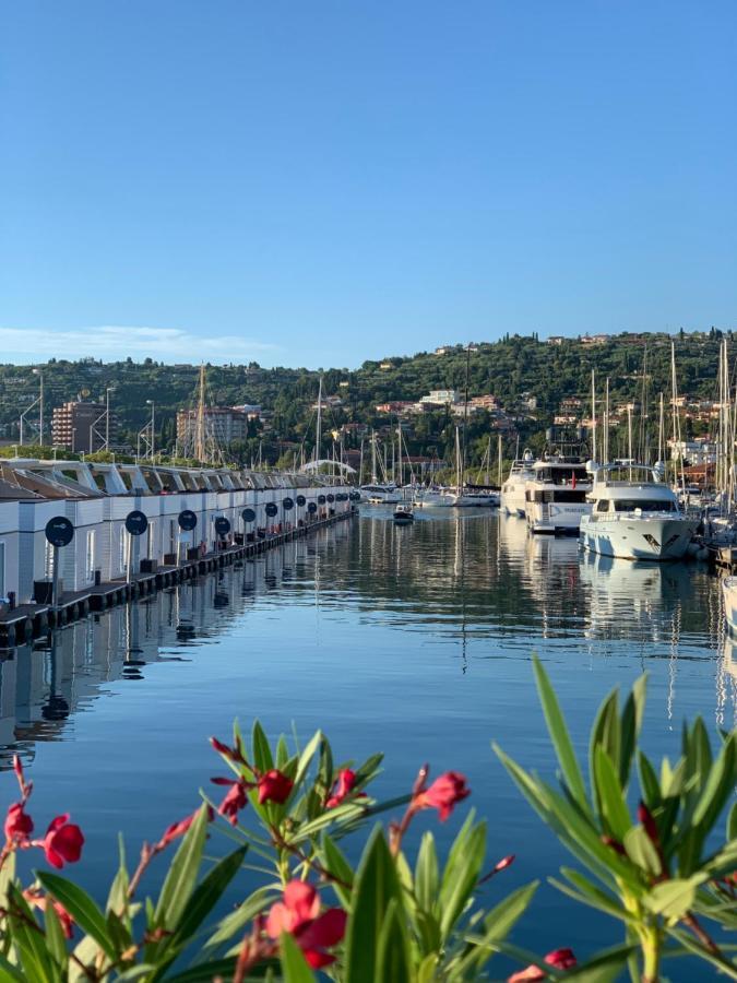 Sirena Floating House Portoroz Villa ภายนอก รูปภาพ
